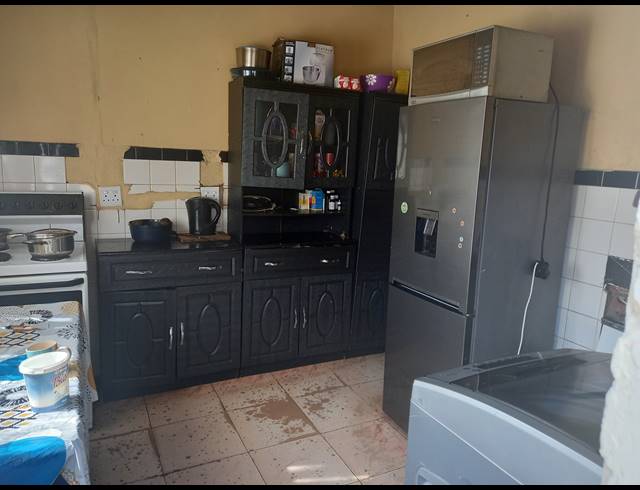 4 BEDROOM HOUSE FOR SALE IN UMLAZI C